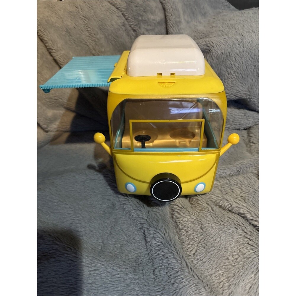Peppa Pig Camper Van w Retractable Awning 2003 Jazwares Yellow VW Bus Vehicle 9"